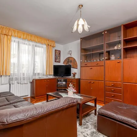 Appartement With Parking Space - 2252 *