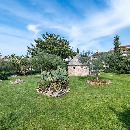 With Parking Space - 2252 Appartamento Pola