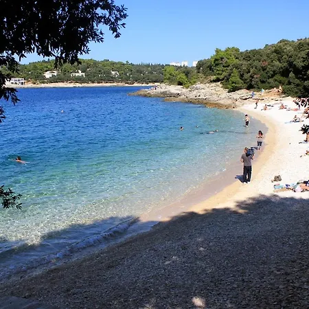 Διαμέρισμα With Parking Space - 2252 Πούλα