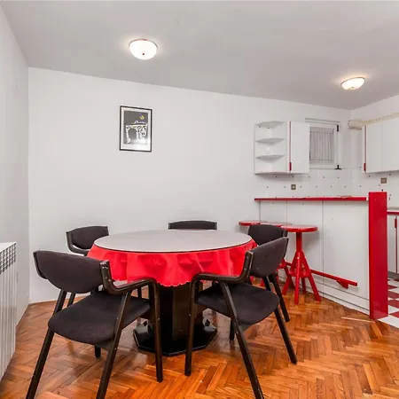 With Parking Space - 2252 Πούλα