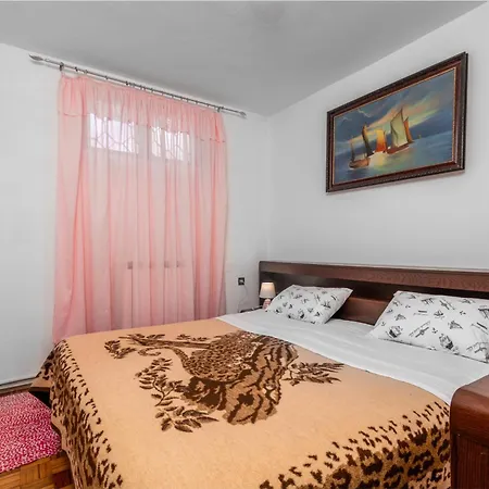 With Parking Space - 2252 Πούλα