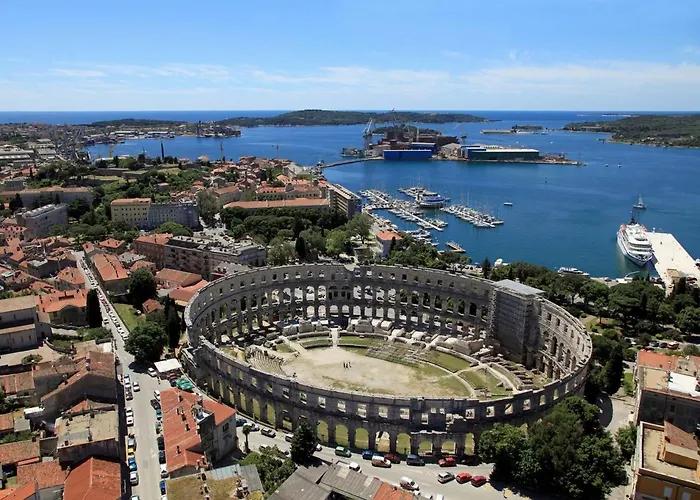 Apartments With Parking Space Pula - 2252 Apartment