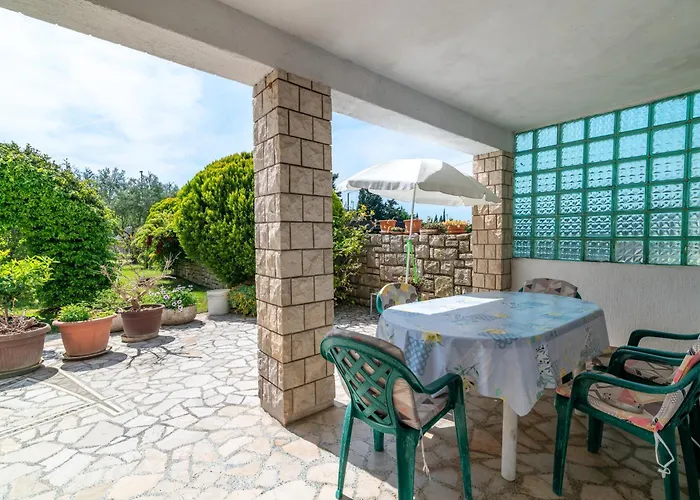 Apartments With Parking Space Pula - 2252 *