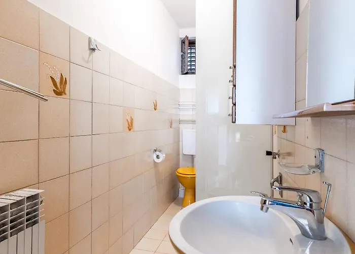 Apartment Apartments With Parking Space Pula - 2252 *