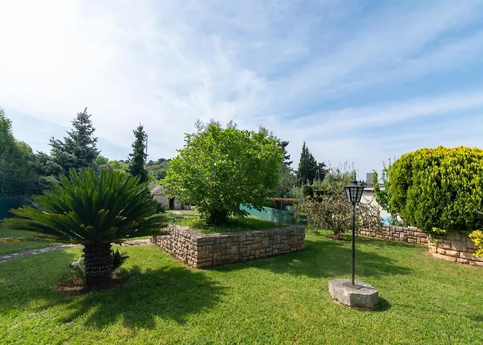 Apartments With Parking Space Pula - 2252 *