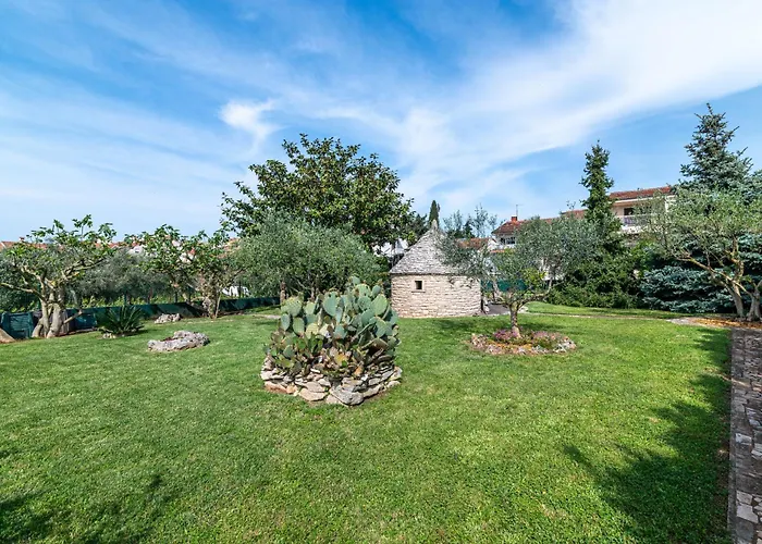 Apartments With Parking Space Pula - 2252 Apartment Pula