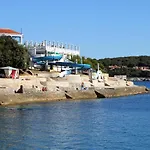 With Parking Space - 2252 Apartament Pula