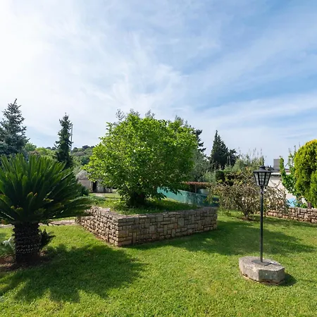 Apartments With Parking Space Pula - 2252 *