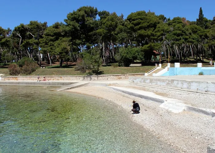 Apartments With Parking Space Pula - 2252 Pula