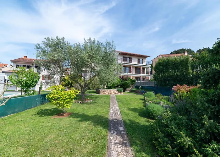 Apartments With Parking Space Pula - 2252 Apartman *